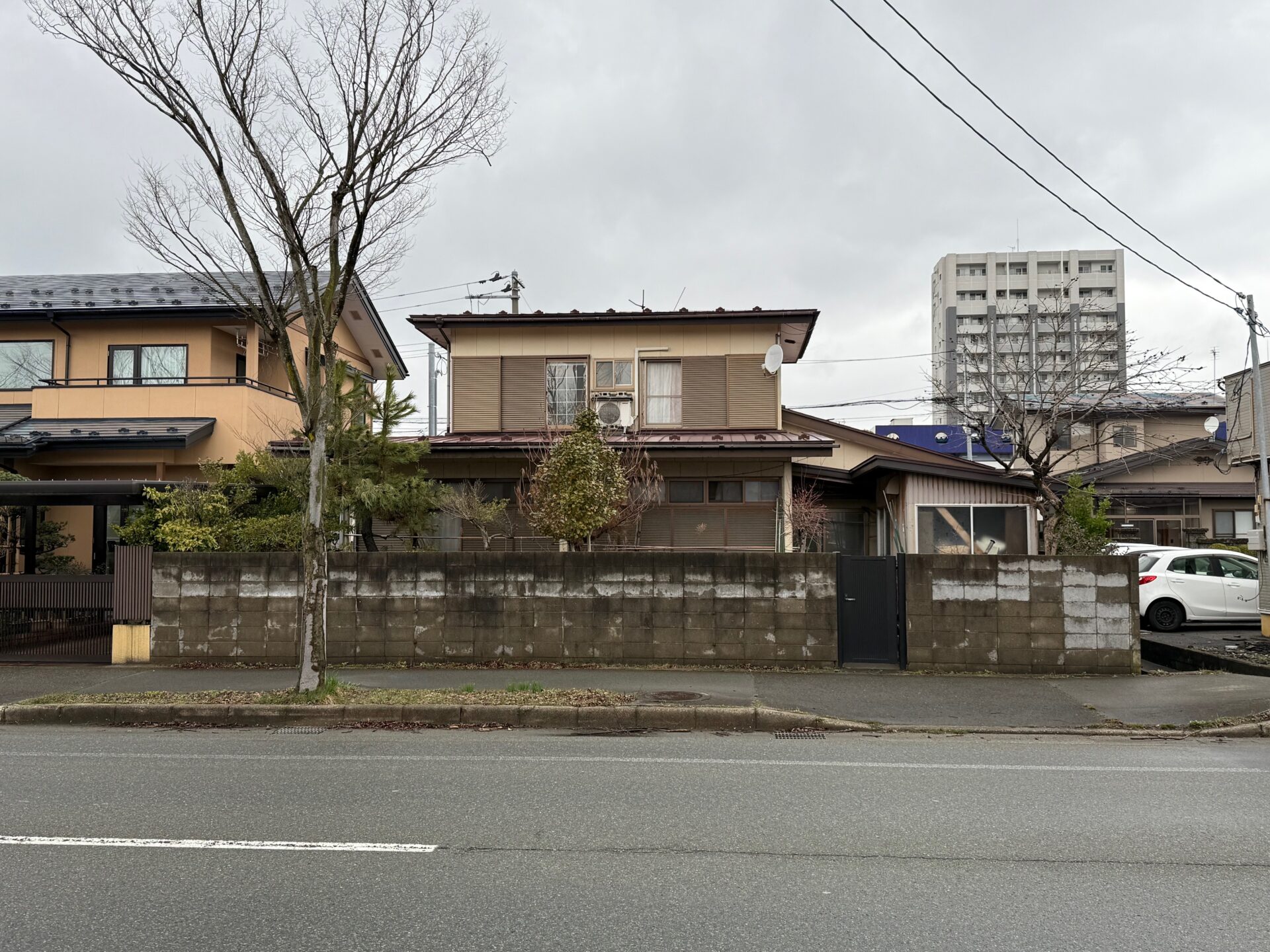 【土地】広面　大学病院そば。メイン通りに面しておりますので利便性は抜群。