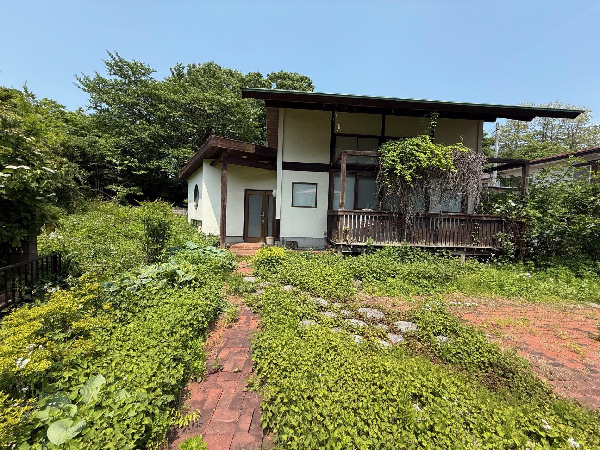 【中古住宅】秋田市千秋北の丸　日常が特別な場所へ。都会に佇む隠れ家。千秋公園まで徒歩４分