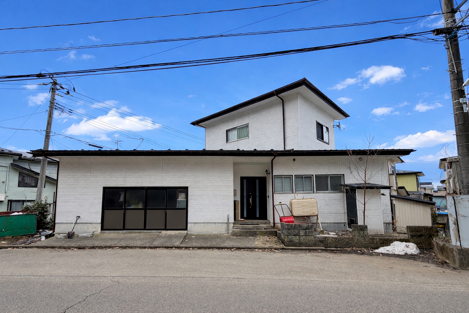 楢山城南新町中古住宅商談中となっております