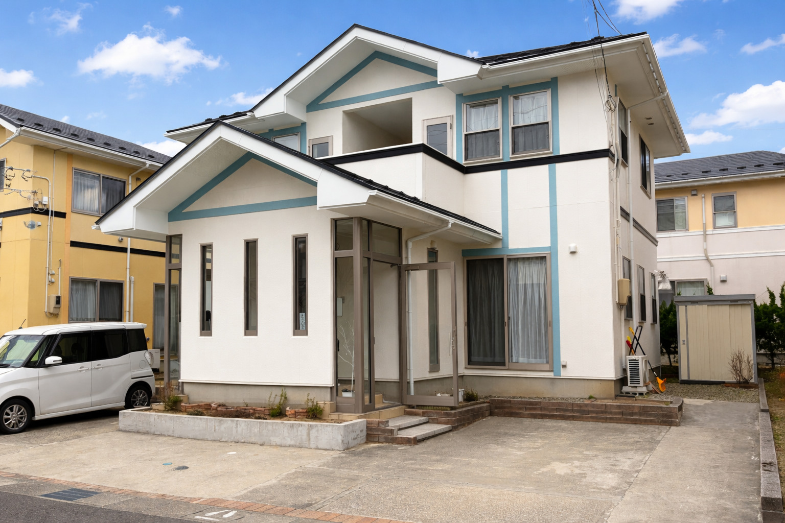 【中古住宅】秋田市新屋寿町　 外壁塗装済×中庭のある家。南バイパス近く、暮らしやすさが揃う立地。